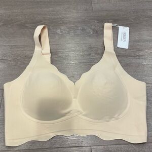 NWT Seamless Nude Beige Wireless Bra